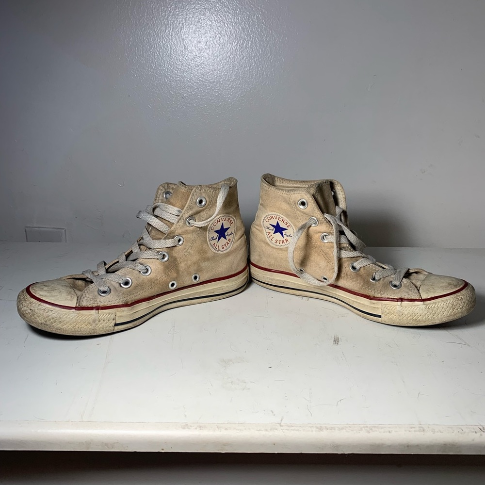 Converse Supposed to be all white high tops… Size 7